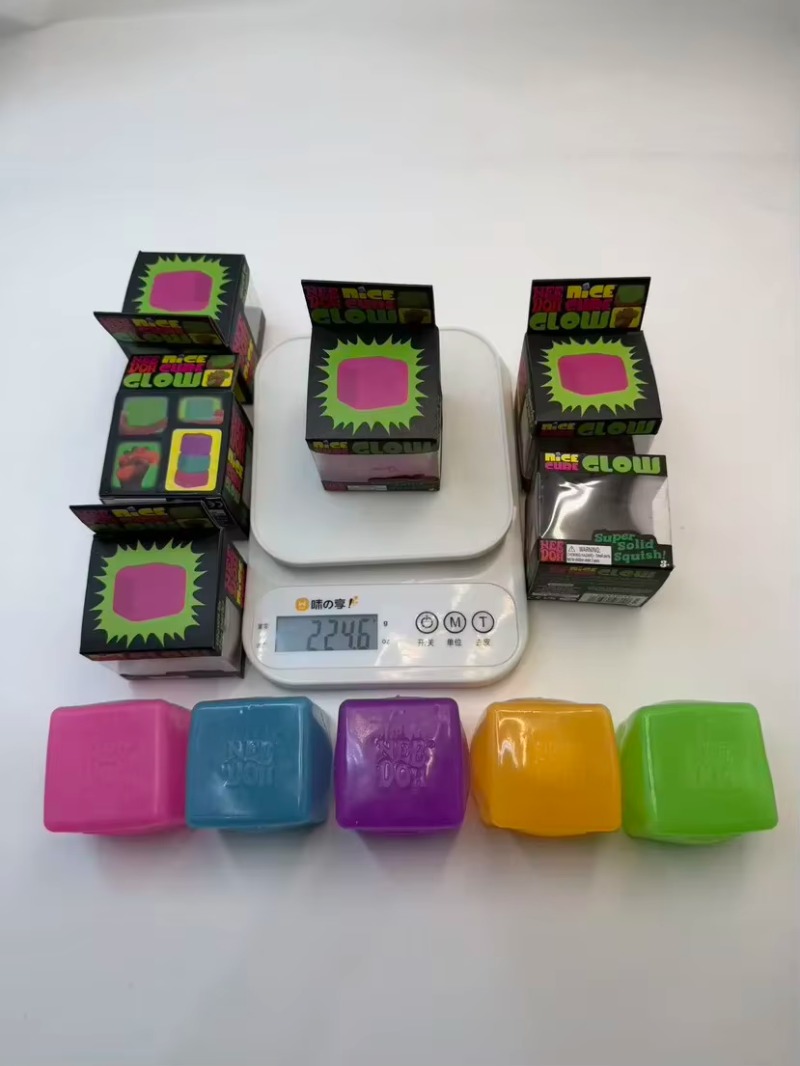 새로운 쉴링 니도(Needoh) 큐브 모양의 부드러운  - Fidget Cube Original 리뷰 및 가격